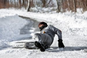 How Can Pedestrians Avoid Slip and Fall Accidents on Ice and Snow?